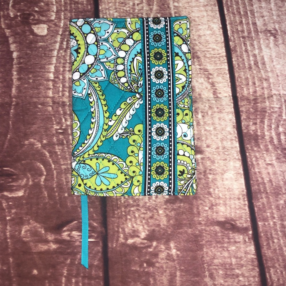 Vera Bradley Peacock Soft Book Cover NWT